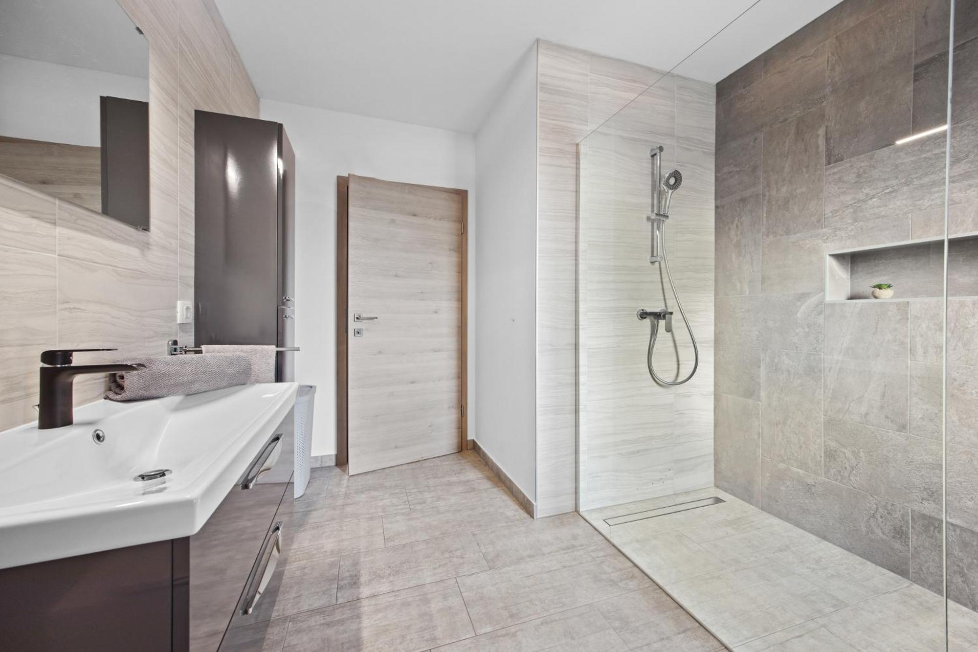 Special Offer! New Luxury Apartment With Pool, Fitness, Outdoor Bar&Grill Buje Exterior photo