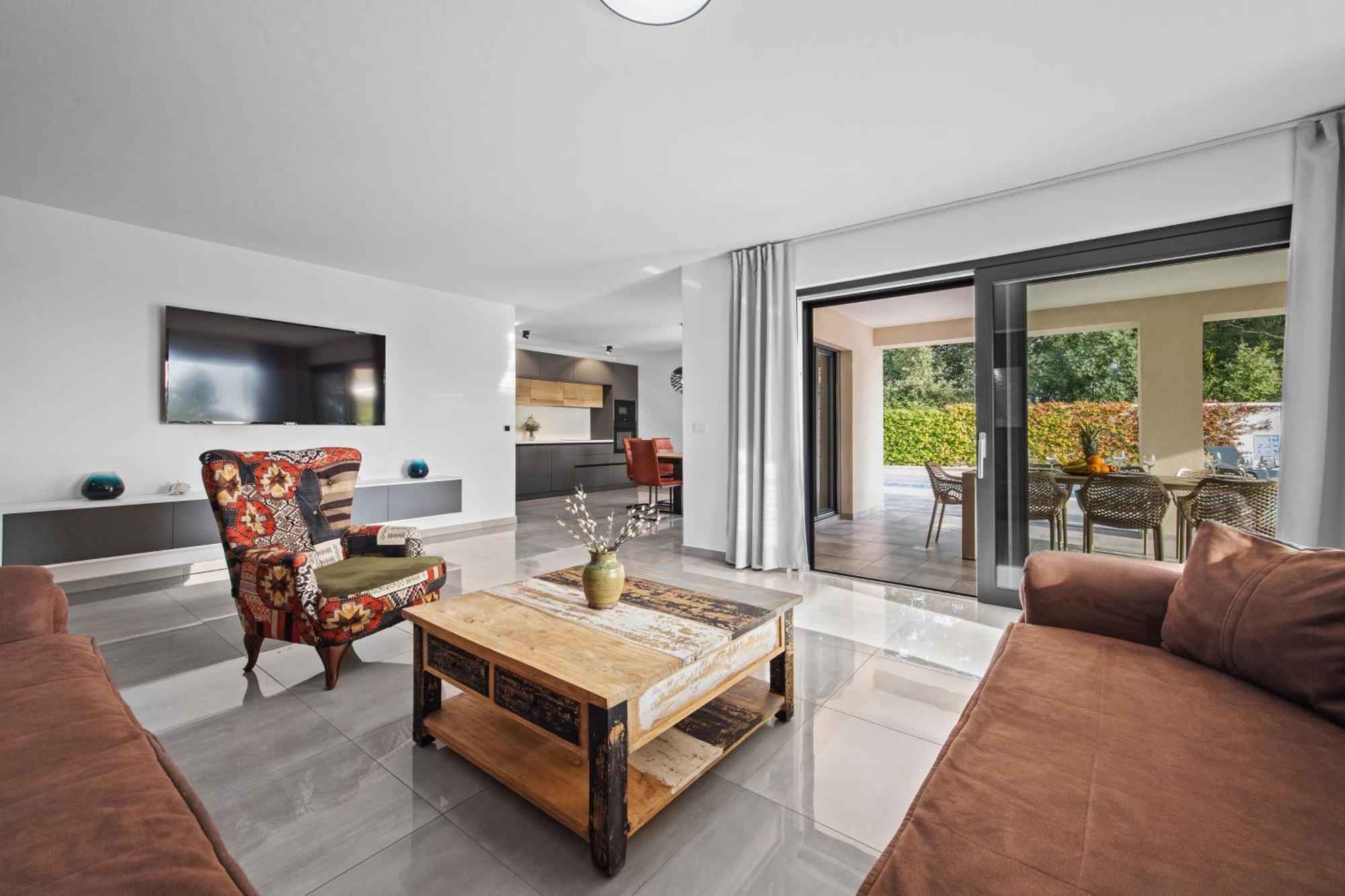 Special Offer! New Luxury Apartment With Pool, Fitness, Outdoor Bar&Grill Buje Exterior photo